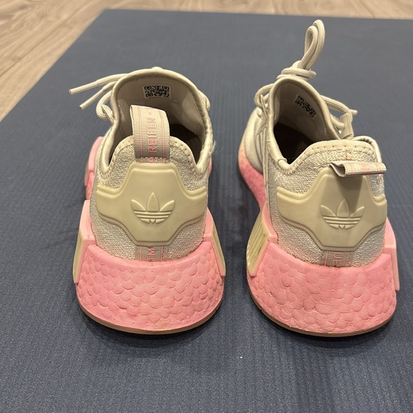 Adidas Women’s NMD_R1 Grey Bliss Pink - Picture 4 of 7